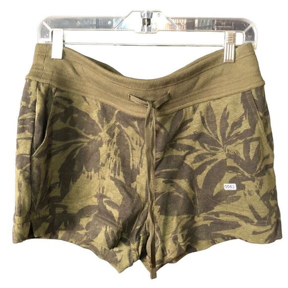 prAna Short Womens M Cozy Up Short Green Camo Lounge Athleisure NWT - Picture 1 of 7